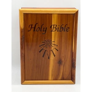 Vintage Bibel in Kiefernholzkiste Friedenstaube King James Version 1998 - Bild 1 von 9