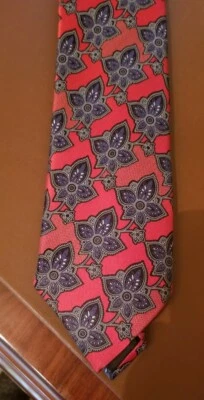 GIANFRANCO FERRE 蓝色/灰色花卉场景多红色背景 100% 真丝领带  — 第 1/4 张图片