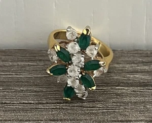 Vintage Green And White Stone Ring - Picture 1 of 3