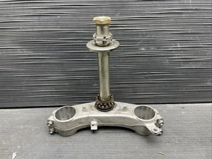 Suzuki GSXR600 2006 puente de horquilla inferior triple árbol, #1111253 - Imagen 1 de 6