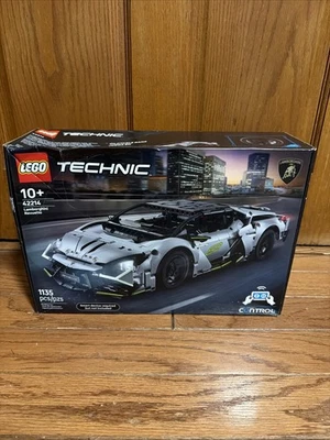 LEGO® Technic™ Lamborghini Revuelto 42214 New In the box! - Image 1 of 4