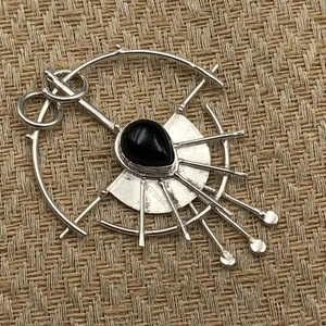 Elegante colgante de chakra raíz de piedra de ónix negro de plata de ley para cumpleaños boda - Imagen 1 de 7