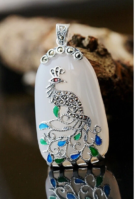 D10 Rimorchio Pfau Con Marcasite Su Bianco Calcedonio 925 Argento Sterling - Immagine 1 di 4