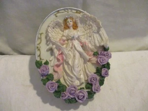 Engel mit lila Blumen Teller Vintage Wandrelief 7 1/2" oval Dekor 3D - Bild 1 von 4