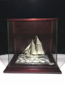 Pure Silver ( 純銀製 ) Japanese Sailing Yacht with Sloped-Glass Case. - Picture 1 of 17