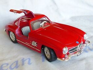 Beautiful  Burago 1/18  Mercedes 300SL Coupe 1954 EXCELLENT Boxed. 3013