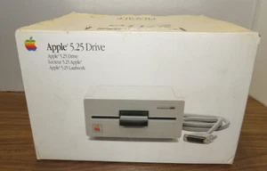 Apple 5.25" External Floppy Disk Drive A9M0107 Used In Box with Manual - Picture 1 of 10