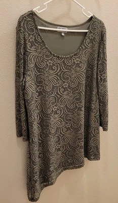 Blusa informal forrada de encaje cuello redondo verde oliva XXL de la colección JM para mujer Foto 1 de 4