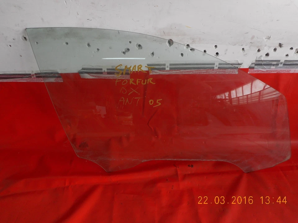 VETRO SCENDENTE ANTERIORE DX SMART FORFOUR 454 DEL 2005 Foto 1 de 1