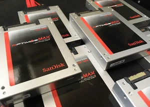 SANDISK 3.8TB 2.5" 6Gb/s SAS SSD SDLLOCDR-038T-5CA1 SXMLLD *512 FORMAT *97% - Afbeelding 1 van 7