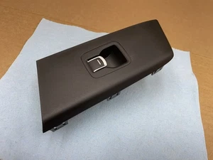 721436. Interruptor de control de ventana de puerta lateral del conductor trasero Honda CR-V 2023-2025 OEM - Imagen 1 de 13