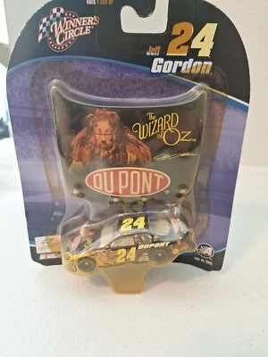 Diecast 1:64 Jeff Gordon Wizard of OZ Cowardly Lion Chevy WC Mini Race Hood 2004 - Image 1 of 2