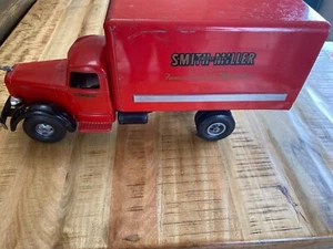 SMITH MILLER CALIFORNIA MACK BOX TRUCK - Picture 1 of 15