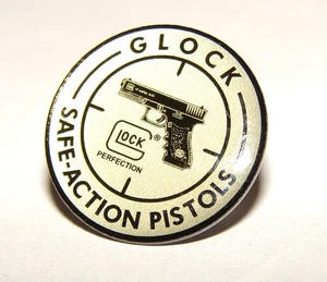 GLOCK  PISTOLEN  Pin  Badge  (Germany)    NEU - Picture 1 of 1