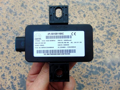 Módulo de pressão dos pneus 14-21 Dodge RAM Van ProMsater 1500 2500 TPMS P68158118AC - Imagem 1 de 4