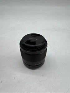 Sony FE 28mm F2 Lens SEL28F20 FOR PARTS REPAIR - Picture 1 of 5