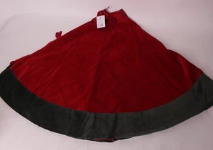 Pottery Barn PB Teen Classic Velvet Christmas Tree Skirt, red with green cuff - Picture 1 of 2