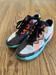 LeBron Tune Squad Basketball Shoes Youth Size 4 - Picture 1 of 5