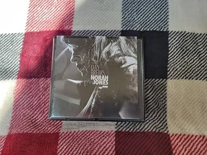 Day Breaks - Music CD - Norah Jones -  2016-10-07 - Blue Note - Excellent Disc - Picture 1 of 8