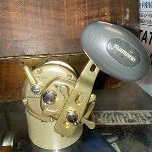 Shimano Trinidad TN20 6,2:1 konventionelle Star Drag Angelrolle - Bild 1 von 8