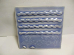 RARE Karen Howell Mermaid Ocean Waves Studio Art Pottery Tile 4 1/2" Blue - Imagen 1 de 12