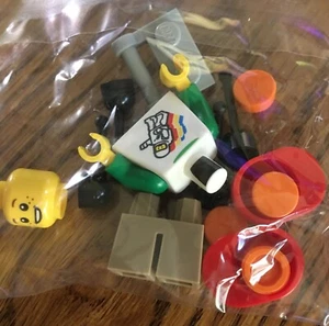 Lego City Child w/Spaceman Shirt Minifigure Advent - New - Picture 1 of 1