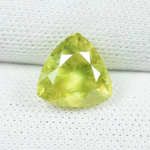 1.85 ct LUSTROUS GREENISH YELLOW NICE NATURAL SPHENE Trillion* See Vdo SP - Picture 1 of 2
