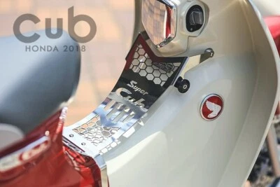 ЗАЩИТНАЯ НАКЛАДКА НА ОБТЕКАТЕЛЬ НОЖКИ ДЛЯ HONDA SUPER CUB C125 2018-2025 - Изображение 1 из 4