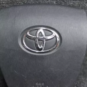 Lenkrad Toyota Prius C NHP10 2012 - Bild 1 von 8