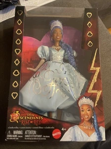 Bambola Disney Descendants L'ascesa della regina rossa Cenerentola 11" nuova con scatola abito reale - Foto 1 di 4