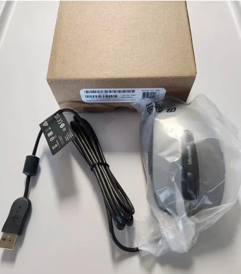 NEW Genuine Microsoft Comfort Mouse 4500 Wired USB Model 1422 SHIPS FREE! - Image 1 of 4