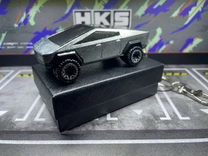 Tesla Cybertruck Keyring Keychain + Giftbox - Picture 1 of 4