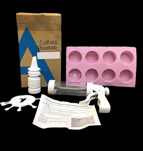 Avon 19-teiliges Set Cupcake Dekorateur mit unbeschrifteter rosa Silikonform - Bild 1 von 18