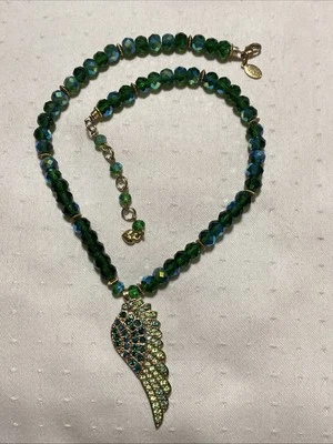 Collar Ala de Ángel Kirks Folly Fly Home Cuentas Aurora Boreal Verde De Colección Foto 1 de 4