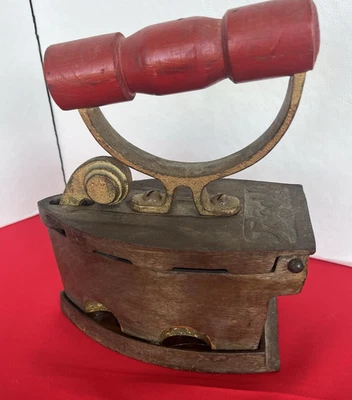 Antiguo mango de madera de hierro fundido de carbón Paguel #1 ¡Hierro con parrilla!  ¡Debe verlo! Foto 1 de 4