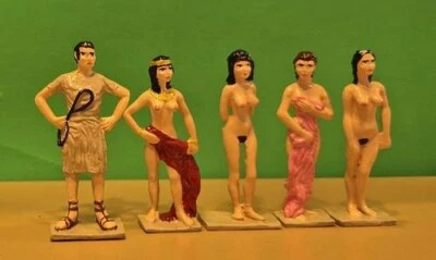 SOLDADOS DE JUGUETE HOJALATA ROMANA SEXY CAUTIVA MUJERES ROMANAS CON COMERCIANTE DE ESCLAVOS 5 PIEZAS 54 MM Foto 1 de 3