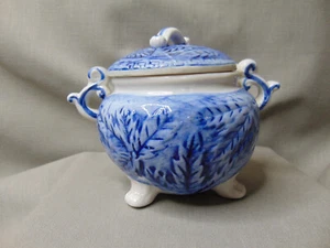 Blue Footed Vintage Bowl with lid - Picture 1 of 13