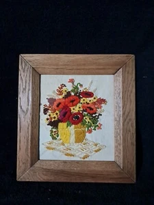 VINTAGE CREWEL EMBROIDERY FLORAL POPPY FARMHOUSE BOUQUET FRAMED 8X10 NO GLASS - Picture 1 of 5