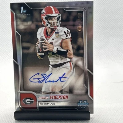 2025 GEORGIA GUNNER STOCKTON /299 1ST AUTO REFRACTOR BOWMAN U UNIVERSITY #BCA-GS - Image 1 of 3