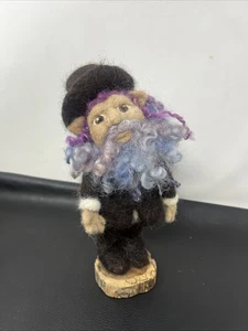 JÜDISCHER RABBI Figur handgefilzt 8" Figur auf Baumstamm - Bild 1 von 10
