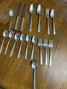 17 Piece WM A. Rogers Oneida Ltd. CAPRI Silverplate Flatware MONOGRAM - Picture 1 of 6
