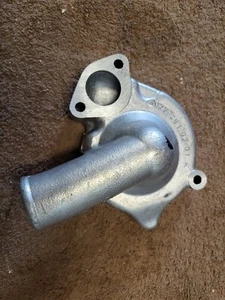 Alloggiamento pompa acqua Mercedes 190SL W121 W128 W180 70 mm Waterpump Housing NOS - Foto 1 di 4