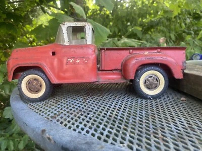 Винтажный грузовик 1950-х Red Buddy - Изображение 1 из 4