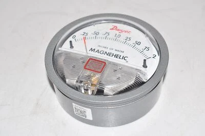 NEW DWYER MAGNEHELIC 102004-00 Differential Pressure Gauge 0-2'' of Water - No B - Image 1 of 3