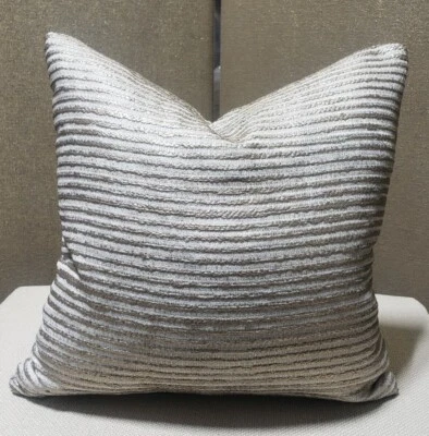 Funda de almohada de tela Clarke & Clarke Kalya Foto 1 de 3