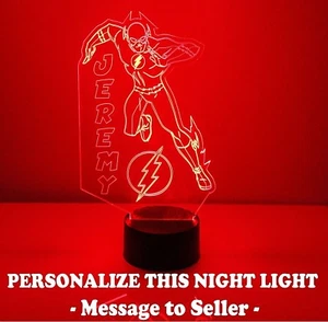 Flash Supereroe Lampada Luce Notturna Personalizzata Supereroe Marvel LED con Telecomando - Foto 1 di 11