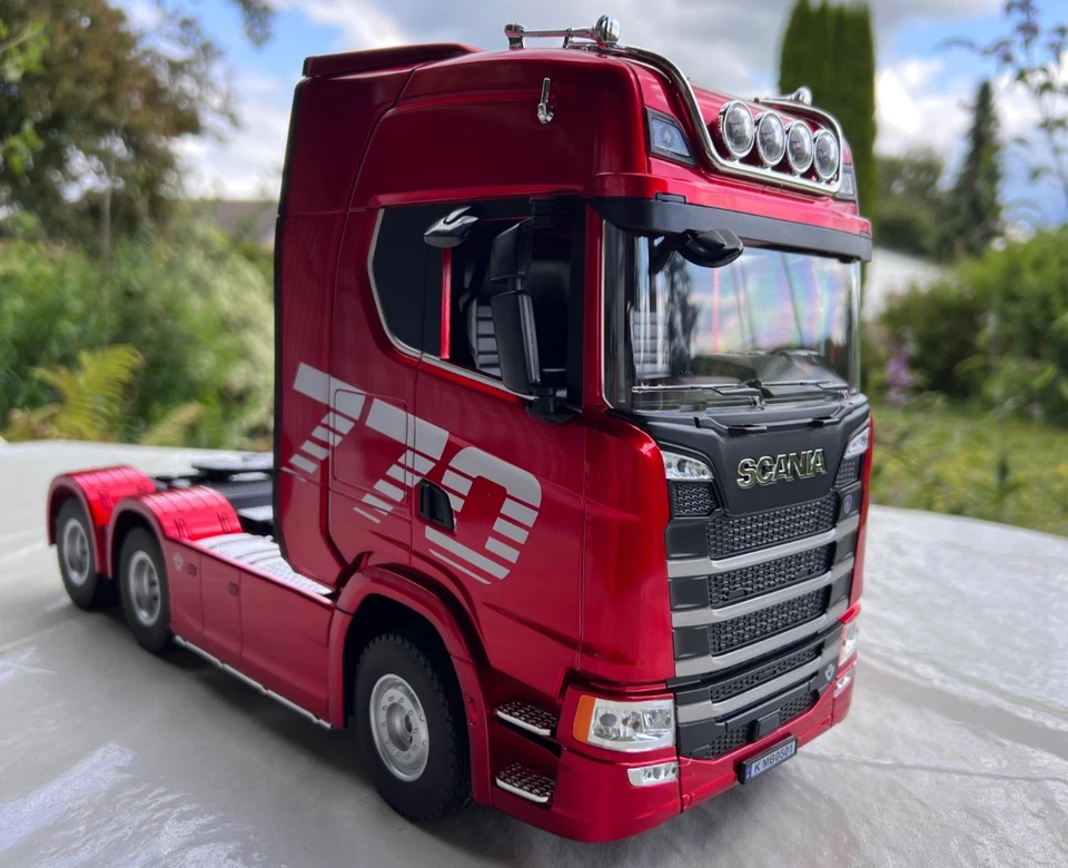 AMEWI / Scania 770 S Zugmaschine 6x4 1 18 RTR rot / 22717