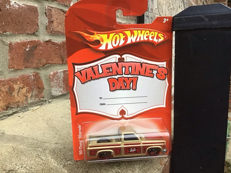 HOTWHEELS  TARGET  VALENTINE 83 CHEVY SILVERADO GOLD ALL METAL  RARE TRUCK - Image 1 of 4