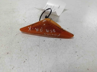 FORD FOCUS II Turnier DA Indicatore di direzione anteriore sinistro Diesel 1999 28635330 - Immagine 1 di 2