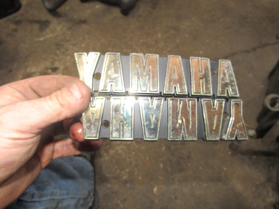 Emblemas especiais de tanque de combustível Yamaha XS650 1978 - Imagem 1 de 1